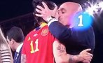 Шефът на испанския футбол подава оставка заради целувката