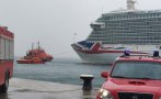 силни бури испания вятърът откъсна котвите круизен кораб заби петролен танкер