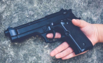 Заради конфликт между деца: Мъж стреля в дома на свои съседи