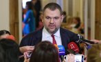 Пеевски поиска забрана за влизането в България на коли с руска регистрация