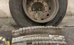 Контрабандни цигари в резервните гуми на камион откриха на ГКПП „Лесово“ (СНИМКИ)