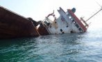 морето товарен кораб потъна остров лесбос извадиха жив един моряк