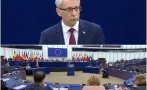 ТОТАЛЕН РЕЗИЛ! Никой не се вълнува от Денков - премиерът каканиже предварително написана реч пред празна зала в Европейския парламент (СНИМКИ)