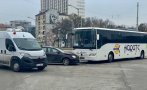 Автобус и кола се удариха пред Централна гара в София