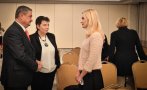 Туроператорите настръхнаха срещу Зарица Динкова: Не защити бранша за ДДС