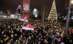 БЕЛГРАД ПОД ОБСАДА: Опозиционни активисти блокират сръбската столица за 24 часа