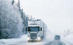 ЗАРАДИ СНЕГА: Забраниха движението на камиони от Русе към Разград и Велико Търново