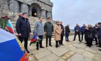 Митрофанова се качи на Шипка, поднесе цветя и заяви: Навални сам си избра тази съдба