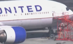 боинг 777 излетя сан франциско япония откъснат колесник видео