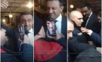 първо пик става страшно гневни българи нападнаха лорер кафене парламента наложи полиция спасява видео