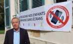 Френски град забрани използването на смартфони на публични места