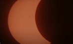 гледайте пълното слънчево затъмнение живо