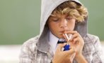децата пушат традиционни цигари използват електронни
