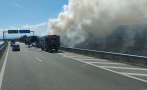 Камион се запали на автомагистрала „Струма“