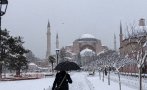 необичайно време сняг заваля азиатските квартали истанбул