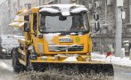 ЗИМНА ОБСТАНОВКА: 157 снегорина чистят София