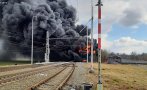 В Чехия гори товарен влак с бензен В Чехия гори товарен влак с бензен