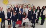  Бургаски ученици дариха апаратура на болницата в града