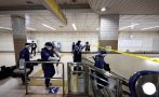 мъж костюм жокера рани няколко души нож метрото токио полицията задържа