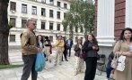 вергов раздава ябълки народния театър