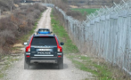 Директорът на „Гранична полиция“: С шипове се опитахме да спрем колата с мигранти и тя падна в езерото