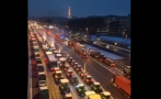 фермери влязоха париж трактори знак протест видео