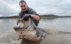 гигантски улов хванаха огромен сом близо язовир огоста снимки