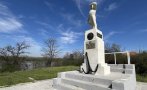 руши единственият паметник морячеството