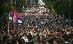 хиляди излязоха антиправителствен протест белград души задържи сблъсъци полицията