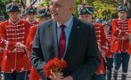 политическата саморазправа започна ерол мюмюн разделим комунистите реставратори докато върнат член първи мирясат