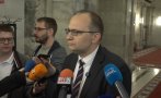 панаирът пълен реве партийната субсидия плаши радев протести