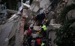 земята люлее земетресение венецуела загинали ранени срутени сгради снимки видео
