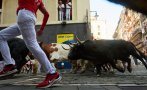 трима души бяха ранени втория ден надбягването бикове памплона