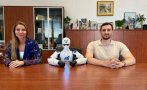 първият български хуманоиден робот започва обиколка училища страната