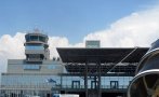 самолет успя излети солун заради птица двигателя