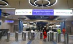 пускат три станции метрото