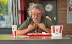 пик манол пейков съвсем запусна изловиха сам самичък огромна порция вредна храна снимки