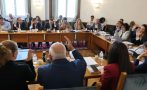 правната комисия парламента извънредно заседание