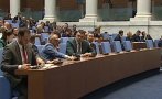 драма прекратиха временно заседанието заради технически проблем