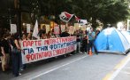 студентите въстанаха палатков лагер атина сблъсъци тирана
