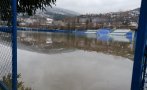 Роден стадион се превърна в истинско езеро (СНИМКИ)