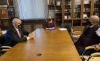 ПЪРВО В ПИК: Главният прокурор Иван Гешев се срещна с дядото на 8-годишното момче, което беше открито мъртво в Мездра