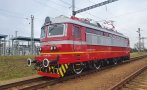 Авария спря влака Бургас-София, пътниците са блокирани