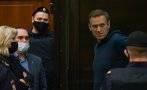Съпругата на Навални напусна Русия, властите издадоха заповед за арест на негов близък съратник