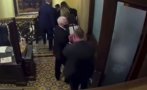 Показаха неизлъчвани кадри от Капитолия, от които става ясно, че тълпата е искала да екзекутира Майк Пенс (ВИДЕО)