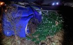 ТИР с ремарке се преобърна и затапи Подбалканския път