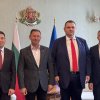 първо пик двама ключови кметове присъединиха дпс ново начало делян пеевски снимки