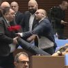 ИЗВЪНРЕДНО В ПИК TV! Бой в парламента - Руди Гела обезумя, раздава ритници и юмруци на депутат в пленарна зала (ВИДЕО/СНИМКИ)