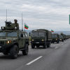 колони военна техника движат пътищата страната