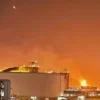 взрив газов завод катар ранени души издирват